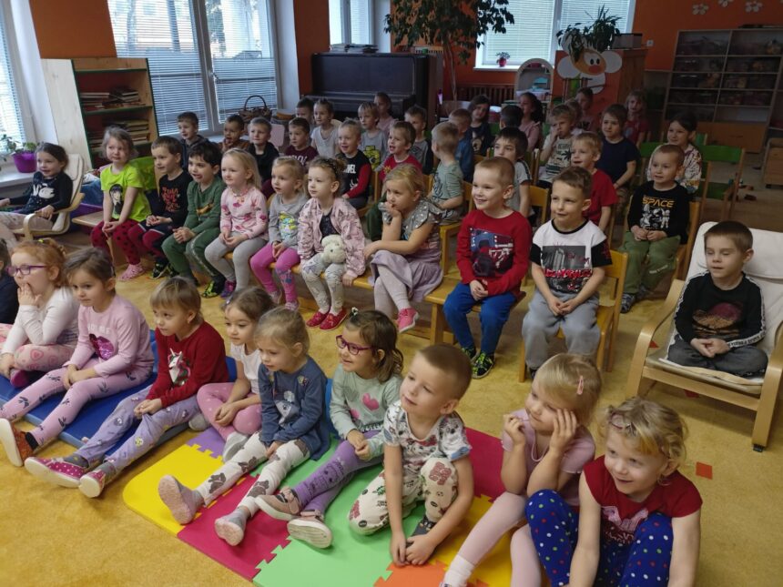 Divadlo „Jak si Cizopaska s Bacilkou už ani neškrtly“