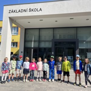 Předškoláci navštívili prvňáčky v ZŠ Komenského